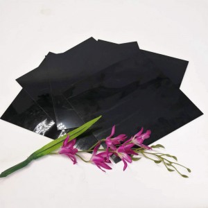 Hot Sale 1.0mm Black High Gloss Hard Polyester Plastplåt För Möbel Decor